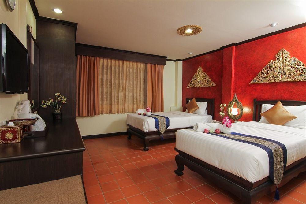 Pl Guesthouse Patong Exteriör bild