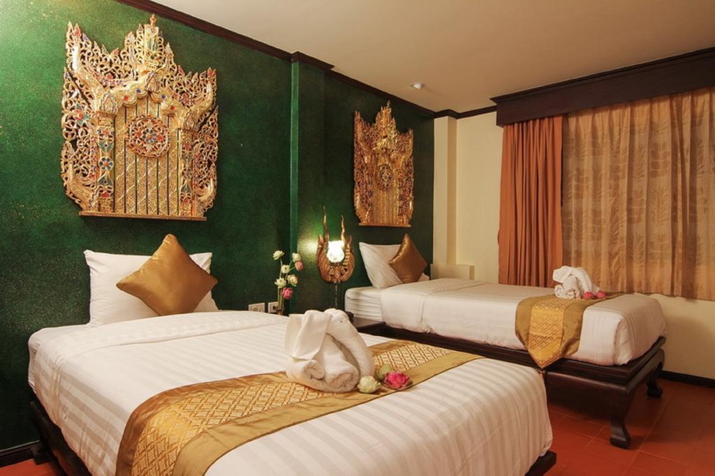 Pl Guesthouse Patong Exteriör bild