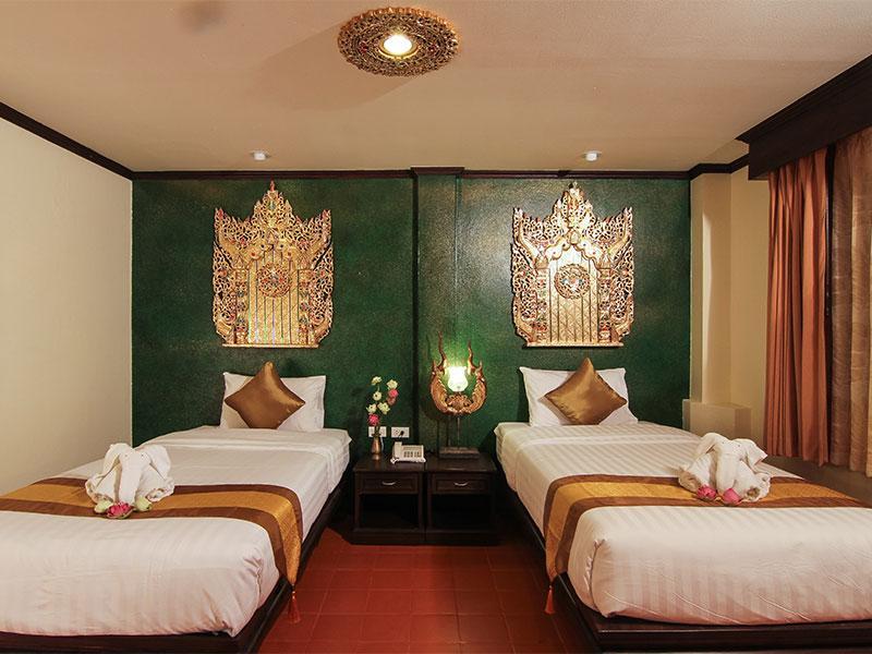 Pl Guesthouse Patong Exteriör bild